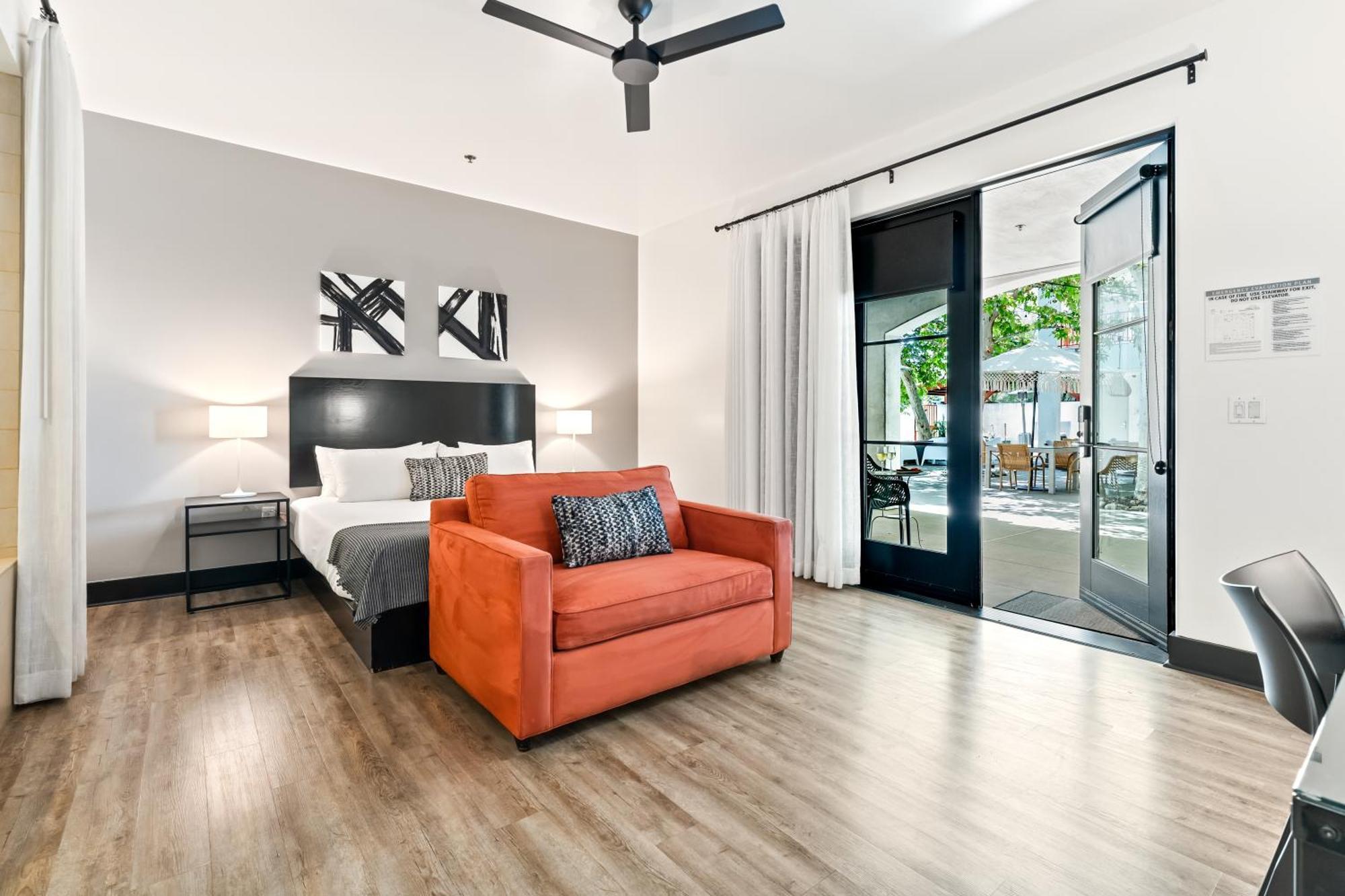 Casa 425 + Lounge, A Four Sisters Hotel