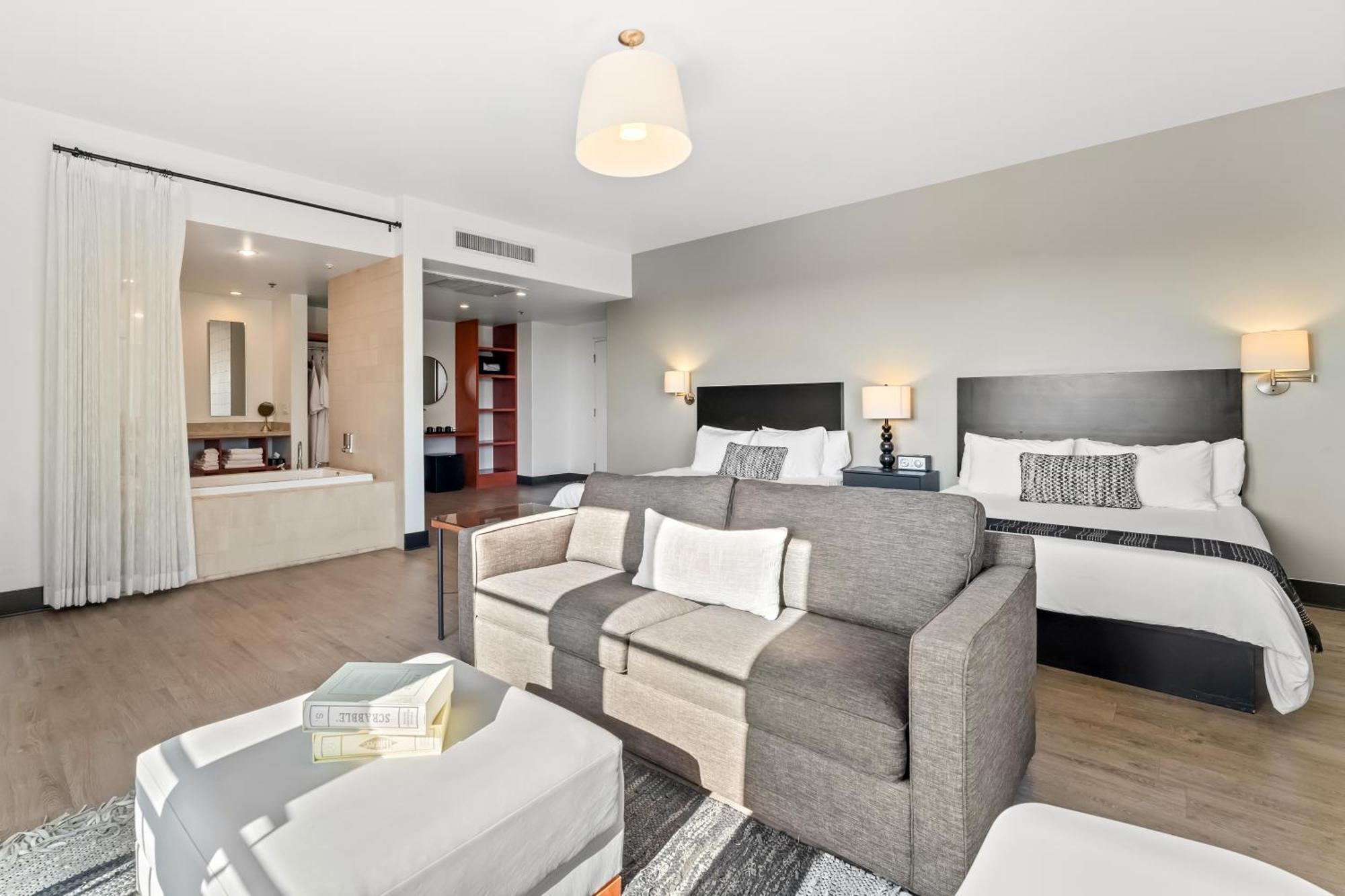 Casa 425 + Lounge, A Four Sisters Hotel 3*